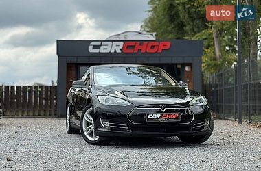 Ліфтбек Tesla Model S 2015 в Стрию