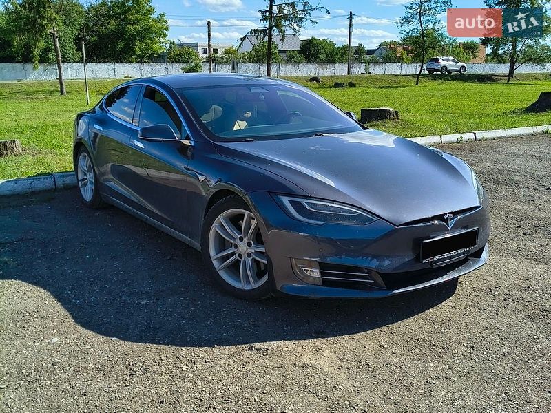 Лифтбек Tesla Model S 2017 в Самборе Лифтбек Tesla Model S 2017 в Самборе