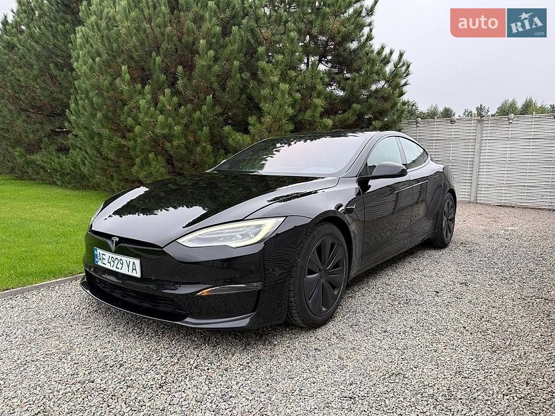 Tesla Model S 2021