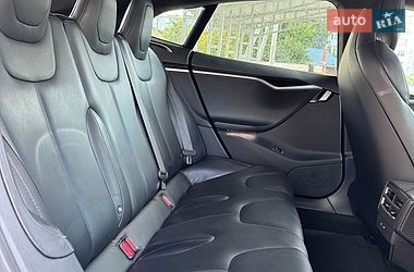 Ліфтбек Tesla Model S 2017 в Івано-Франківську