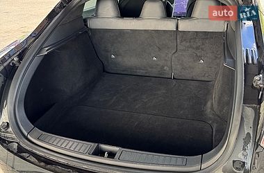 Ліфтбек Tesla Model S 2017 в Івано-Франківську