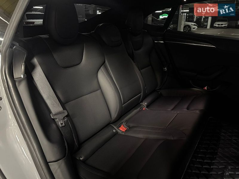 Ліфтбек Tesla Model S 2021 в Києві