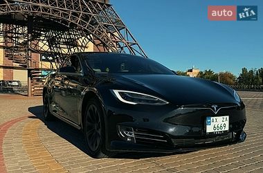 Ліфтбек Tesla Model S 2020 в Харкові