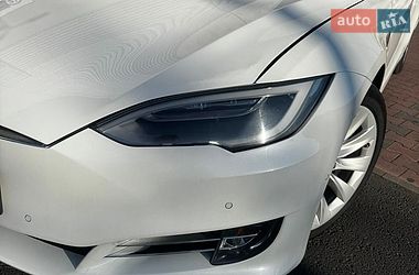 Лифтбек Tesla Model S 2016 в Киеве