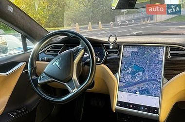Лифтбек Tesla Model S 2016 в Киеве
