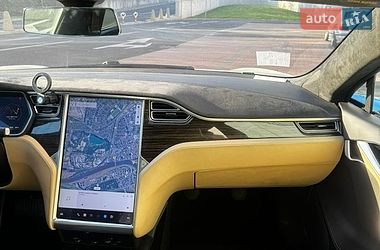 Лифтбек Tesla Model S 2016 в Киеве