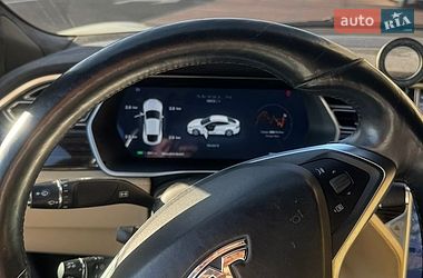 Лифтбек Tesla Model S 2016 в Киеве