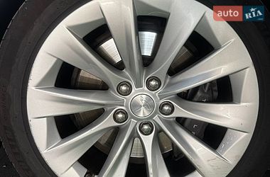 Лифтбек Tesla Model S 2016 в Киеве