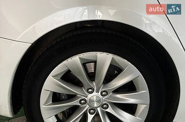 Лифтбек Tesla Model S 2016 в Киеве