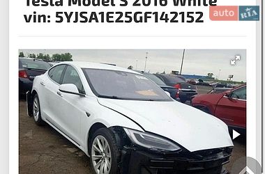 Лифтбек Tesla Model S 2016 в Киеве