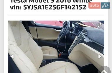 Лифтбек Tesla Model S 2016 в Киеве