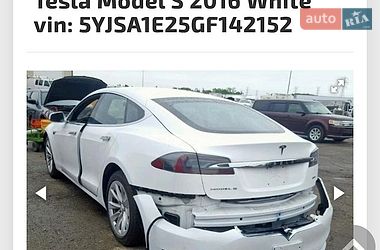 Лифтбек Tesla Model S 2016 в Киеве
