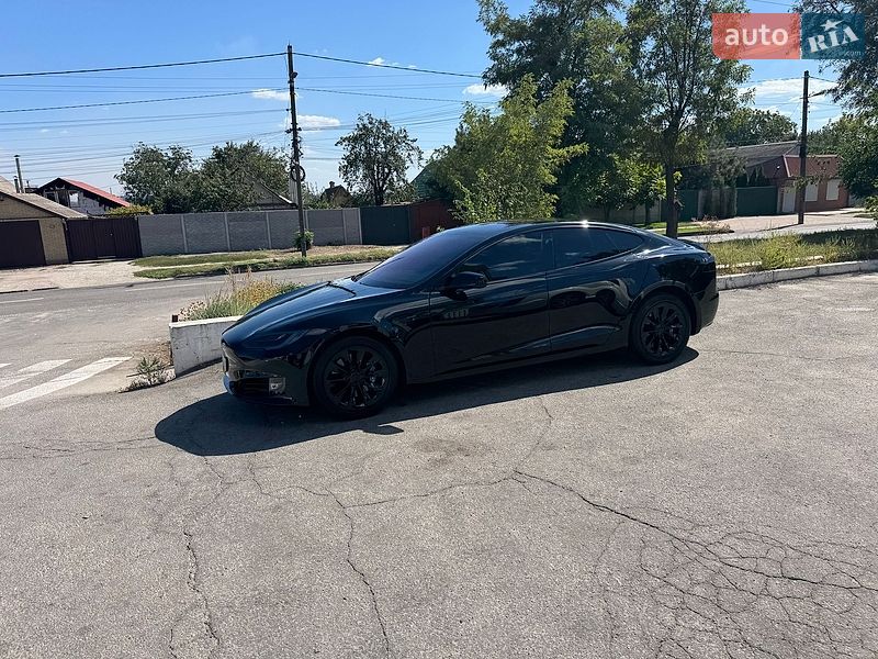 Лифтбек Tesla Model S 2018 в Запорожье