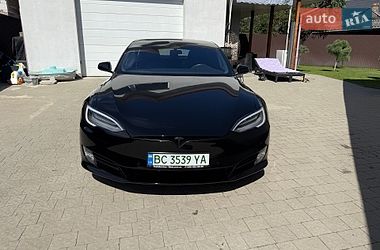 Лифтбек Tesla Model S 2020 в Нововолынске