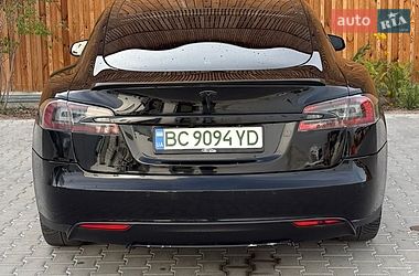 Лифтбек Tesla Model S 2015 в Львове