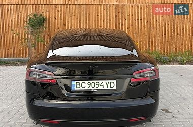 Лифтбек Tesla Model S 2015 в Львове