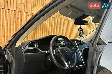 Лифтбек Tesla Model S 2015 в Львове