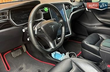 Лифтбек Tesla Model S 2015 в Львове