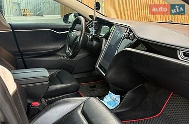 Лифтбек Tesla Model S 2015 в Львове