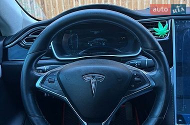 Лифтбек Tesla Model S 2015 в Львове