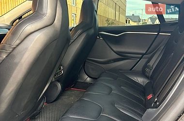 Лифтбек Tesla Model S 2015 в Львове