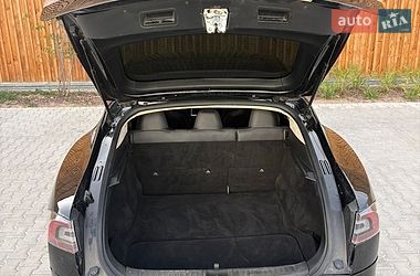 Лифтбек Tesla Model S 2015 в Львове