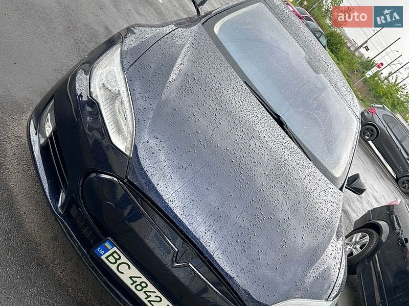 Tesla Model S 2014