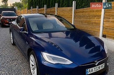 Лифтбек Tesla Model S 2018 в Киеве