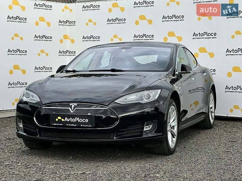 Tesla Model S 2014