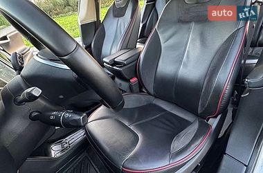 Лифтбек Tesla Model S 2014 в Львове