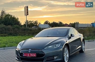 Лифтбек Tesla Model S 2014 в Львове