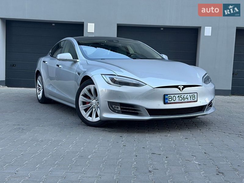 Лифтбек Tesla Model S 2016 в Тернополе