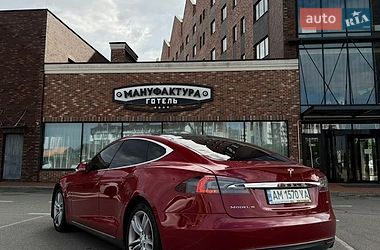 Лифтбек Tesla Model S 2014 в Киеве