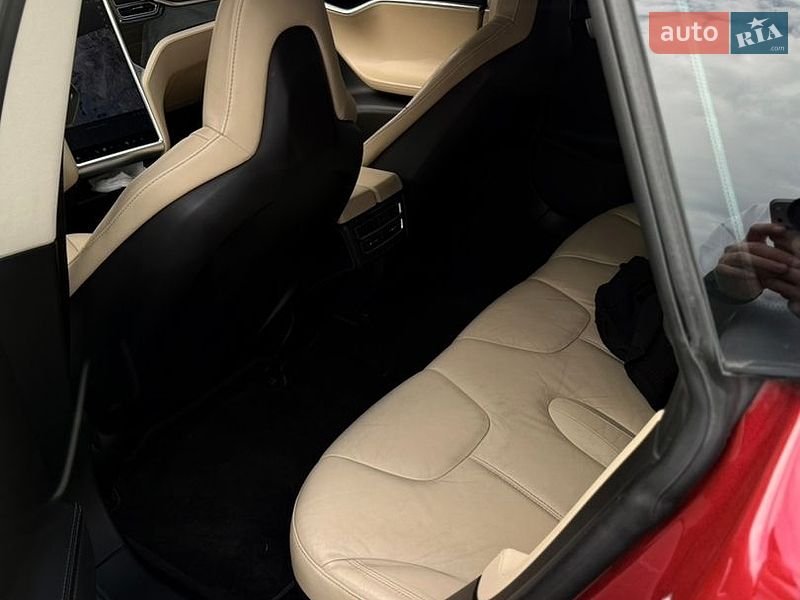 Лифтбек Tesla Model S 2014 в Киеве