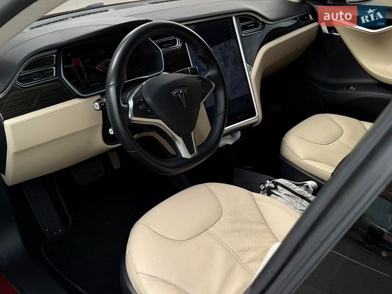 Лифтбек Tesla Model S 2014 в Киеве