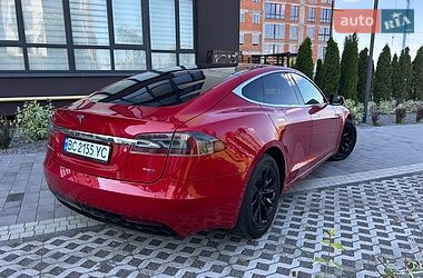 Ліфтбек Tesla Model S 2016 в Городку