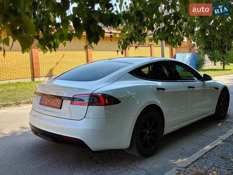 Лифтбек Tesla Model S 2022 в Днепре