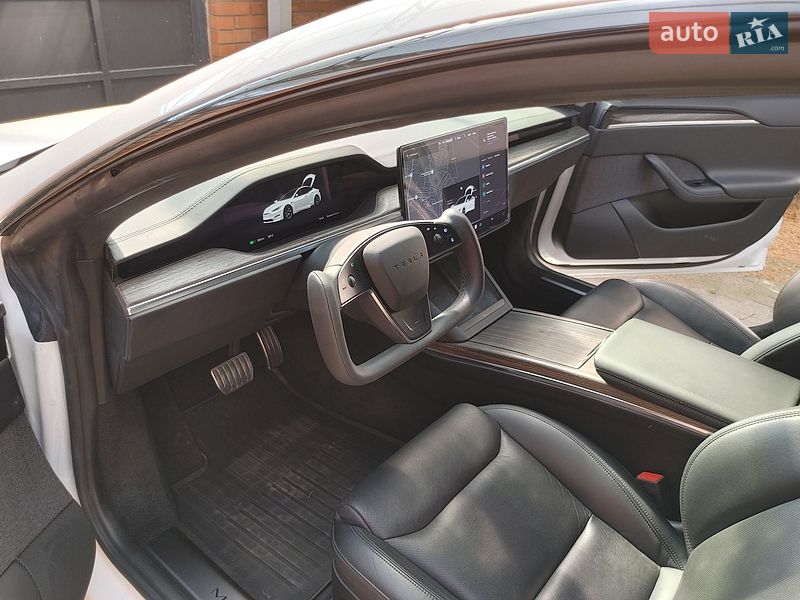 Лифтбек Tesla Model S 2022 в Днепре