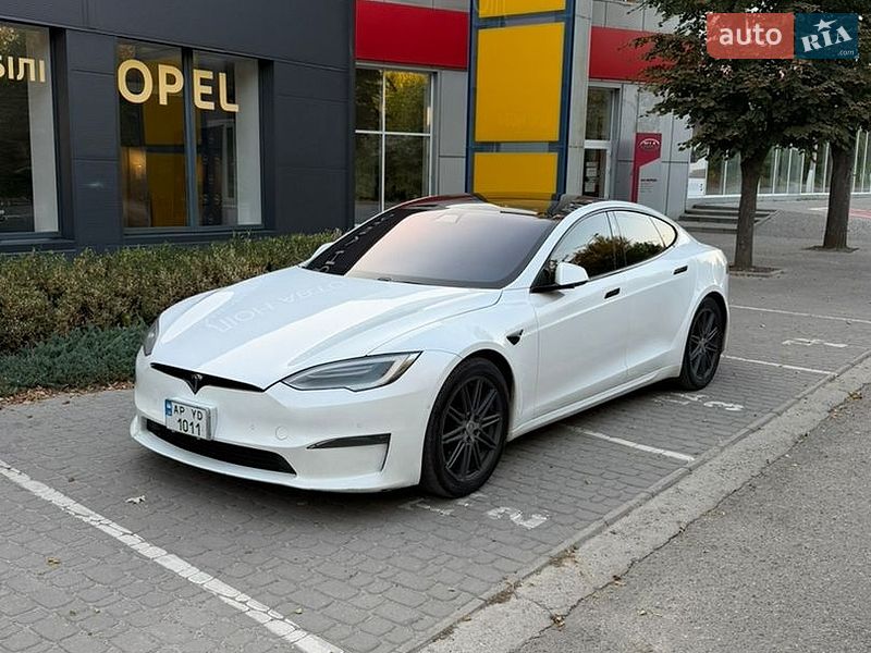 Ліфтбек Tesla Model S 2021 в Дніпрі фото 12 Ліфтбек Tesla Model S 2021 в Дніпрі