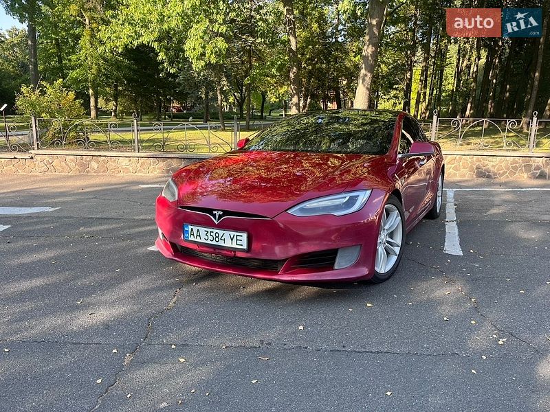 Tesla Model S 2016