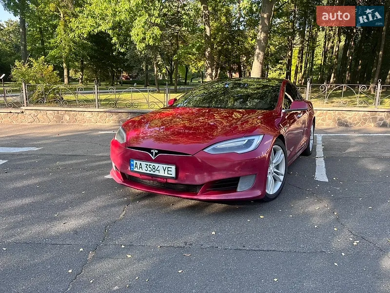 Tesla Model S 2016