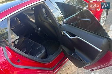 Лифтбек Tesla Model S 2016 в Радомышле