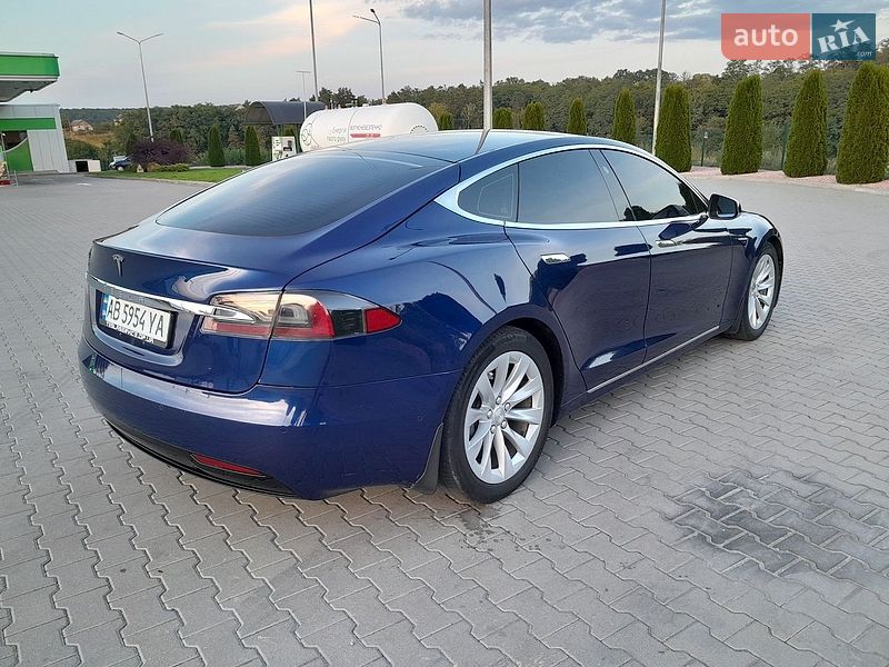 Лифтбек Tesla Model S 2016 в Виннице