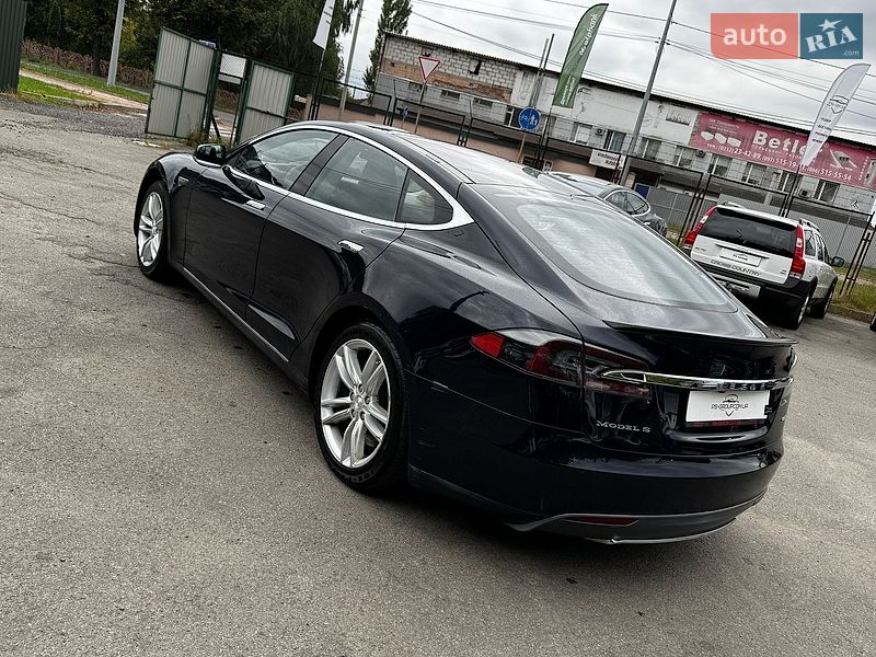 Лифтбек Tesla Model S 2013 в Луцке