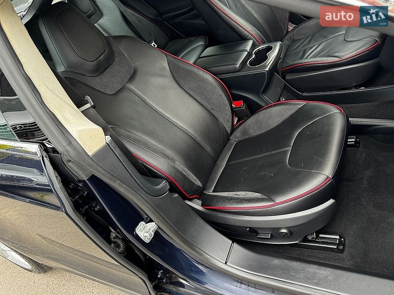Лифтбек Tesla Model S 2013 в Луцке