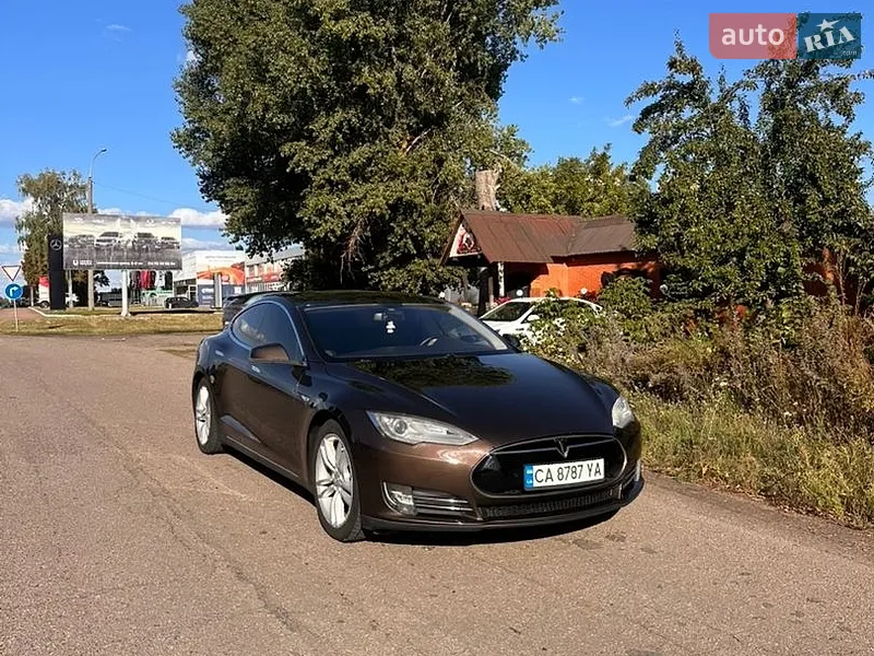 Tesla Model S 2013