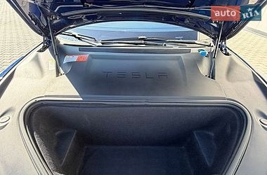 Лифтбек Tesla Model S 2018 в Виннице