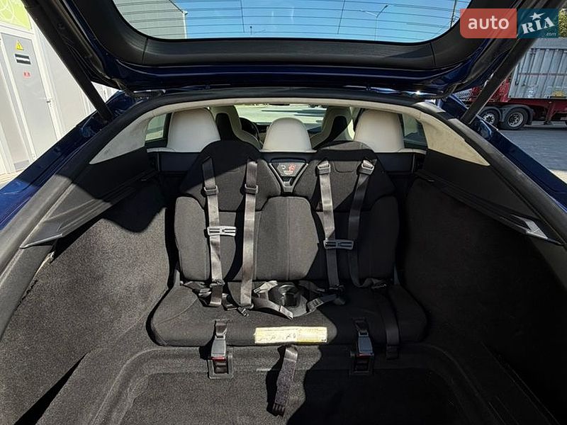 Лифтбек Tesla Model S 2018 в Виннице
