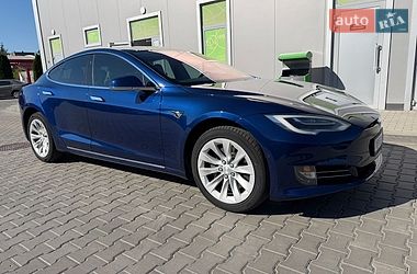 Лифтбек Tesla Model S 2018 в Виннице
