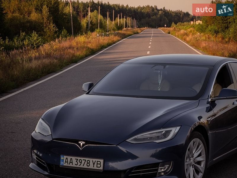 Tesla Model S 2017
